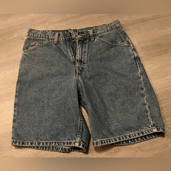 Vintage White Tab Levi’s Denim Shorts 8’ - Picture 1 of 6
